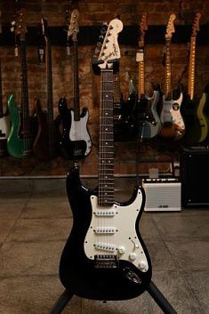 Fender Squier Affinity Series Stratocaster SSS Электрогитара (Б/У)
