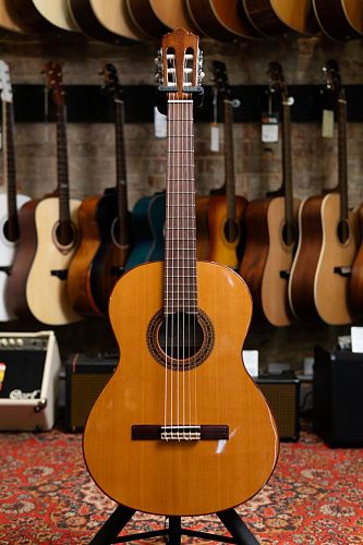 Perez 630 Cedar Гитара классическая Б/У.